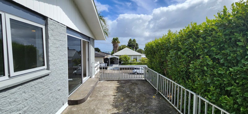 1/246 Courtenay Street, Strandon, New Plymouth - Carousel 2