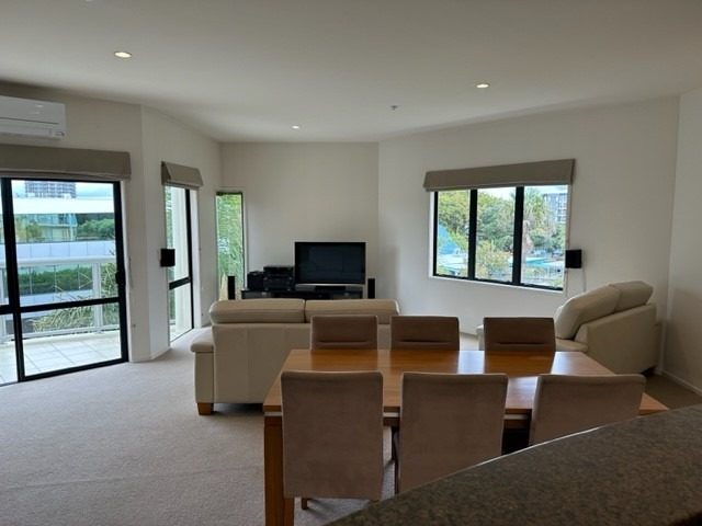 2E/6 COLLINS ST, Takapuna, Auckland - Carousel 2