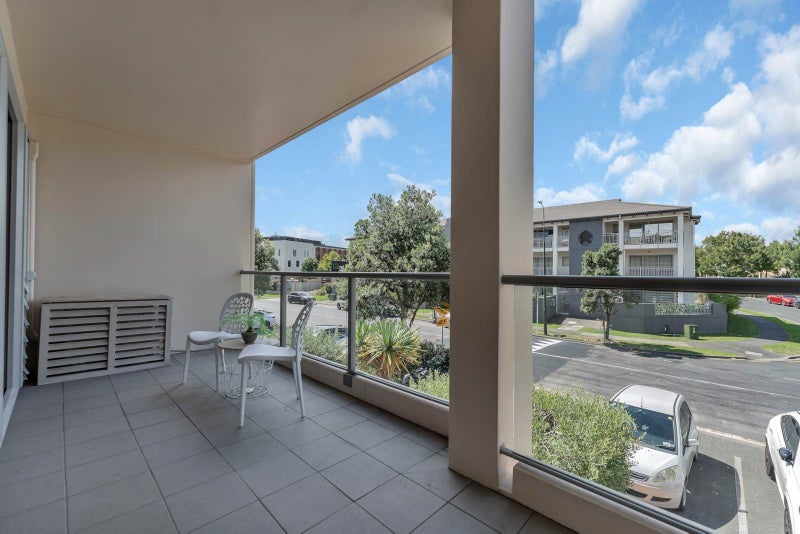 92B Michael Jones Drive, Flat Bush, Auckland - Carousel 2