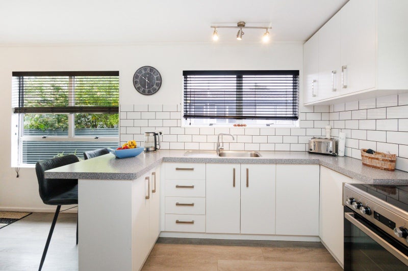 127 Apollo Parade, Milson, Palmerston North - Carousel 2