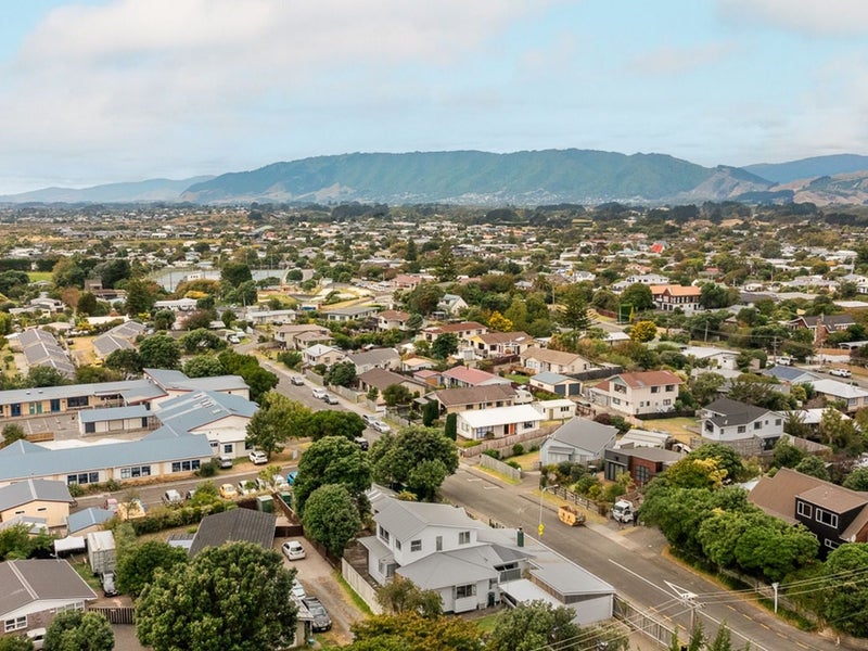 10A ARNOLD GR, Paraparaumu Beach, PARAPARAUMU  - Carousel 2