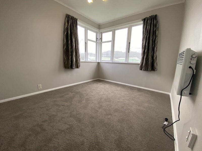 1068 High Street, Avalon, Lower Hutt - Carousel 6
