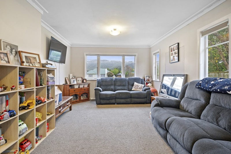 19 Peel Place, Wainuiomata, Lower Hutt - Carousel 1