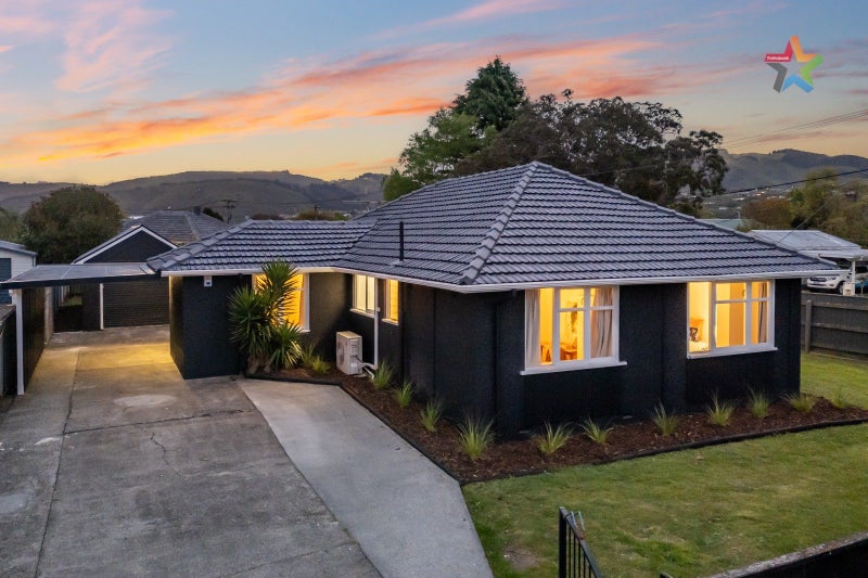 1 Davis Crescent, Elderslea, Upper Hutt - Carousel 1