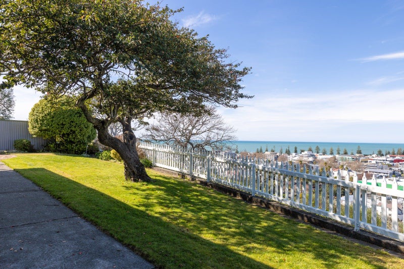 3 Colenso Avenue, Hospital Hill, Napier - Carousel 2