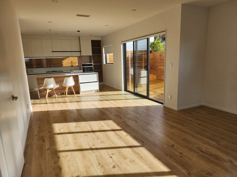 27 Deep Creek Road, Waiake, Auckland - Carousel 2