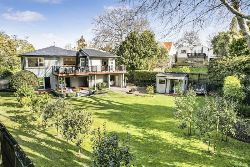 3 Rothbrook Street, Hamilton East, Hamilton - Carousel 2