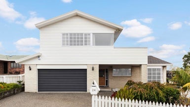 24 Petrel Place, Massey, Auckland - Carousel 1