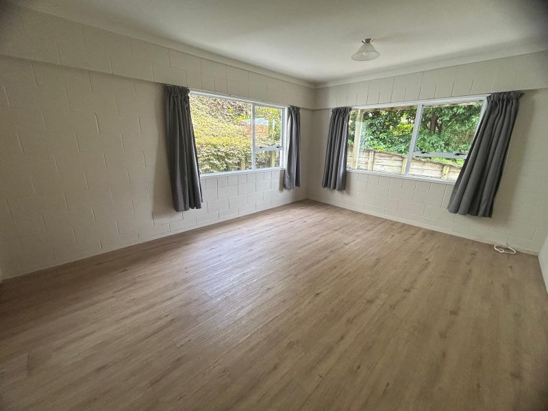 1/16 Cambric Place, Botany Downs, Auckland - Carousel 18