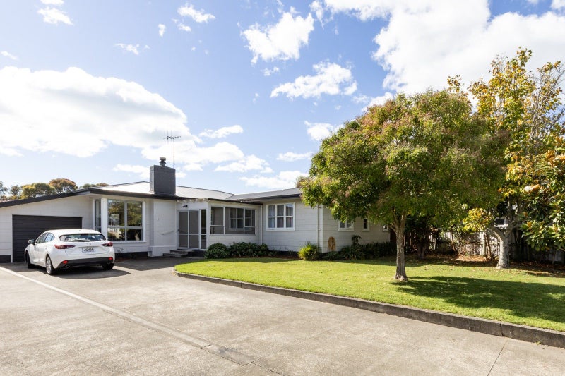 1A CASSINO Crescent, ONEKAWA, NAPIER - Carousel 15