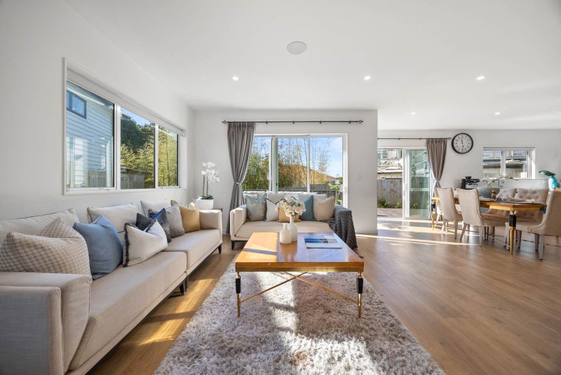 8B Willow Way, Sunnyhills, Auckland - Carousel 1