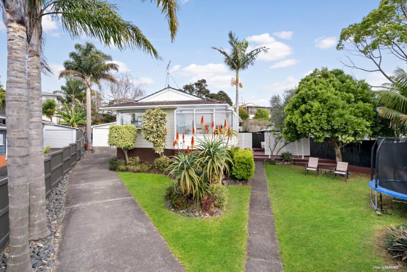 22 Salamanca Road, Sunnynook, Auckland - Carousel 1