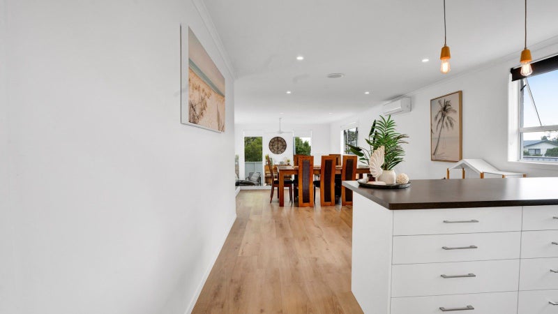 15 Kowhai Street, Strandon, New Plymouth - Carousel 2