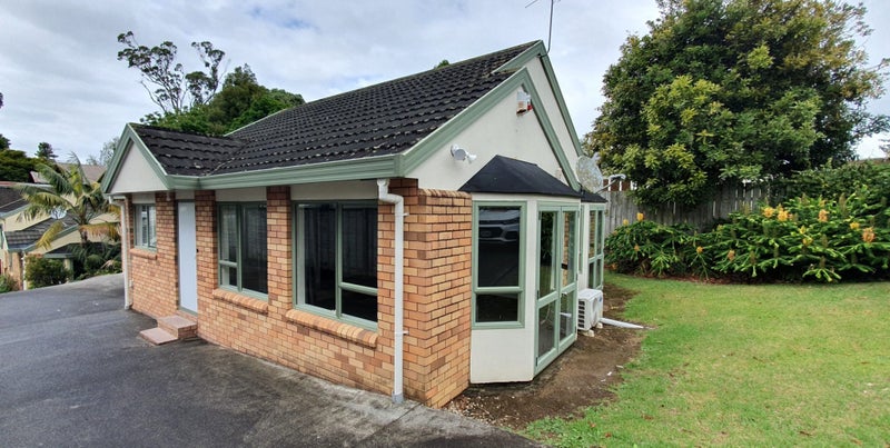 84A Taylors Road, Mount Albert, Auckland - Carousel 1