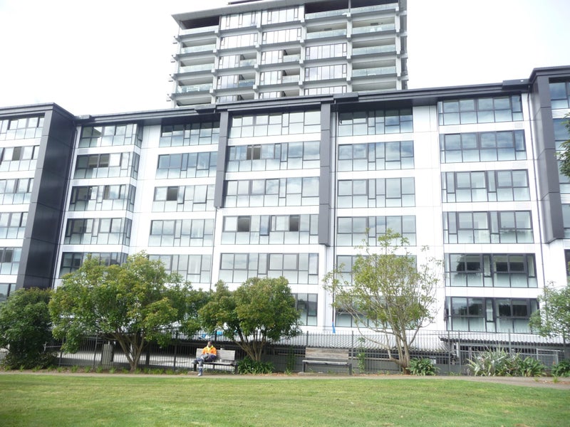 2B/16 Burton Street, Grafton, Auckland - Carousel 1