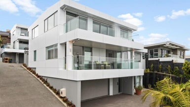 67B The Parade, Bucklands Beach, Auckland - Carousel 1