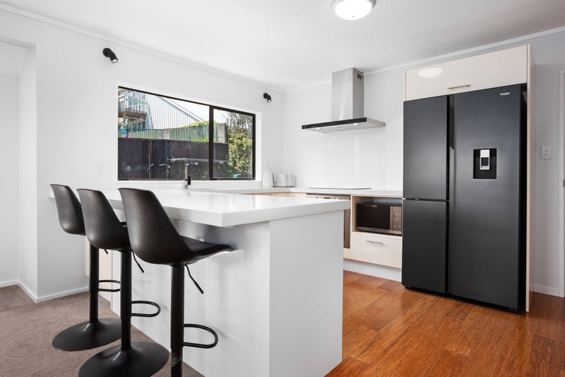 13 Kinnel Grove, Papakowhai, Porirua - Carousel 2