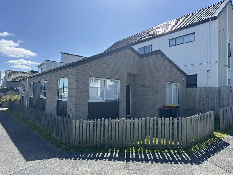 8 Herekino Street, Westgate, Auckland - Carousel 2