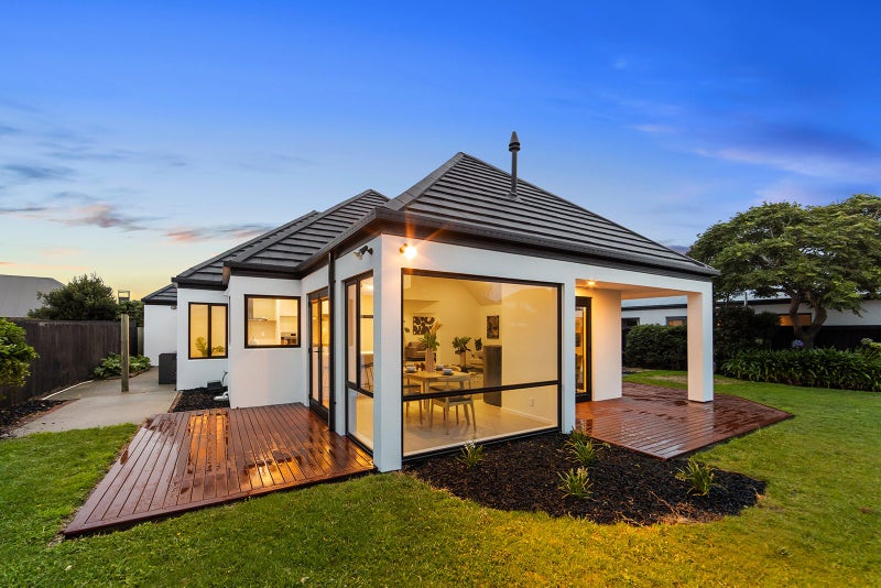 14 Evenwood Place, Waimairi Beach, Christchurch - Carousel 2