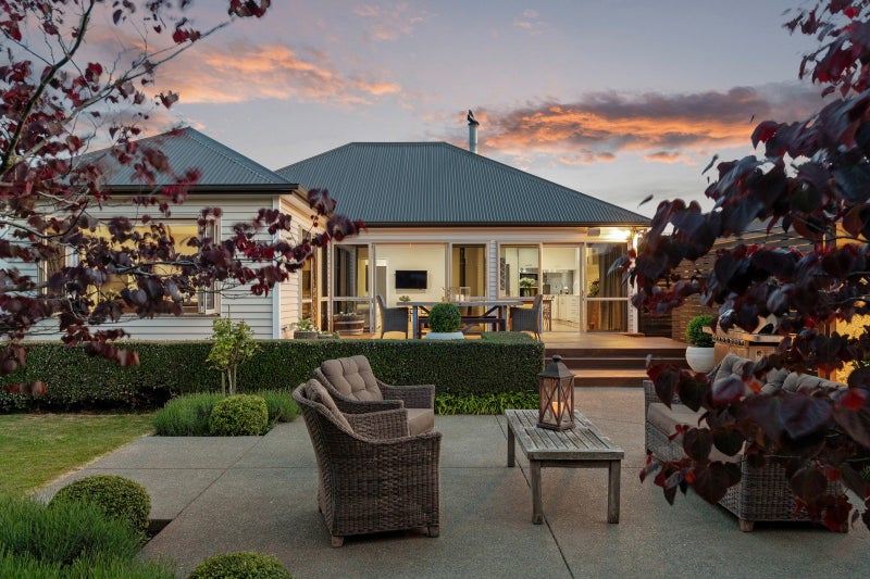 40 Pitcairn Crescent, Bryndwr, Christchurch - Carousel 1