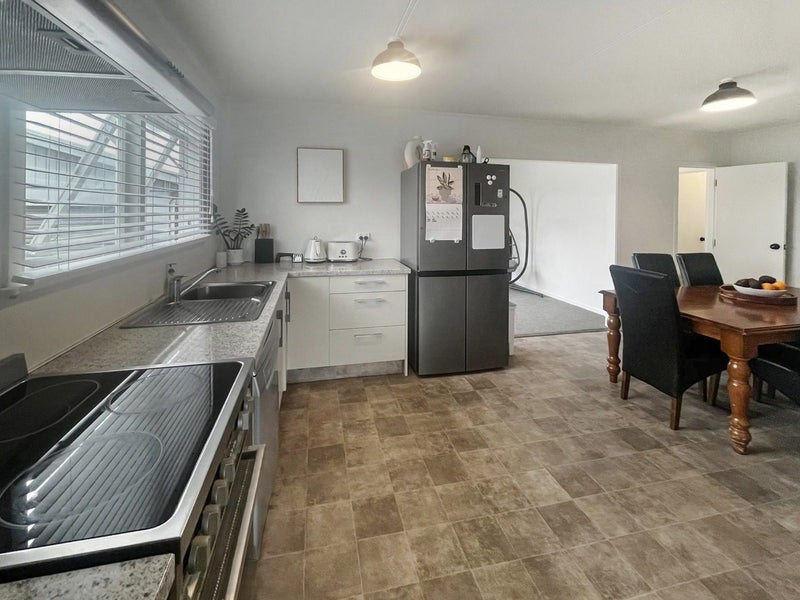 46 Whitby Crescent, Flaxmere, Hastings - Carousel 2