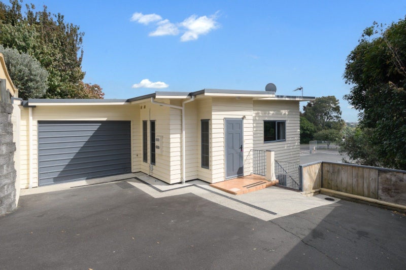 14B Portland Street, Welcome Bay, Tauranga - Carousel 1