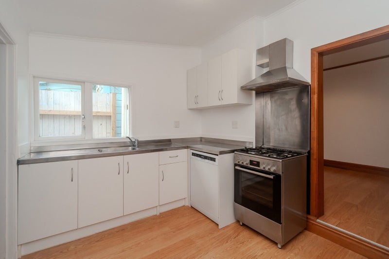 12 Rolleston Street, Mount Cook, Wellington - Carousel 1