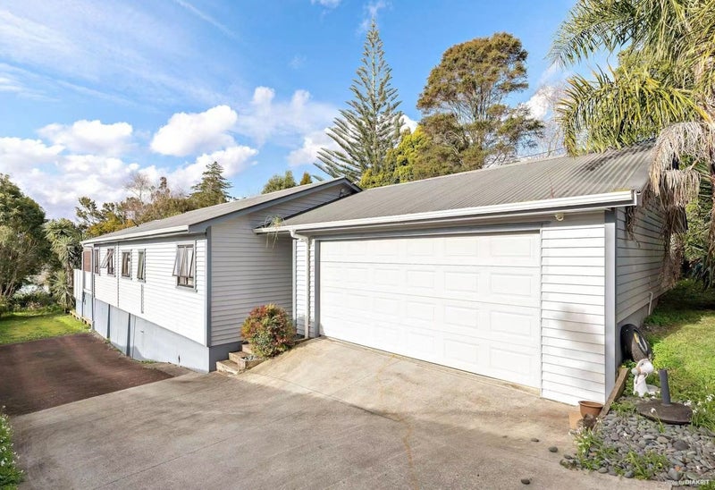 12 Parrs Cross Road, Henderson, Auckland - Carousel 1