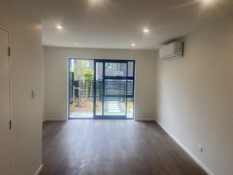 9 Selo Street, Glen Eden, Auckland - Carousel 2