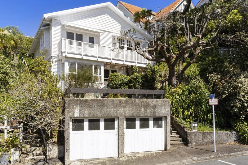 2/5 Grove Road, Kelburn, Wellington - Carousel 1