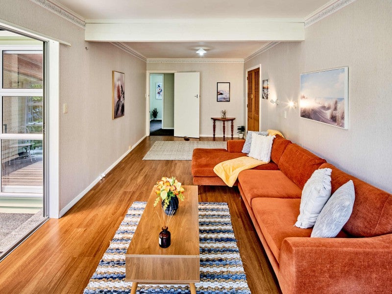 13 Kereru Bend, Tawa, Wellington - Carousel 2