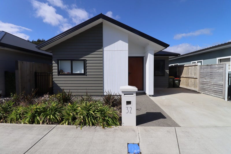 32 Harry Martin Lane, Wainuiomata, Lower Hutt - Carousel 1