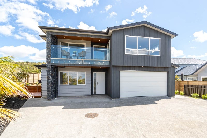 11 Headsail Drive, Long Bay, Auckland - Carousel 1