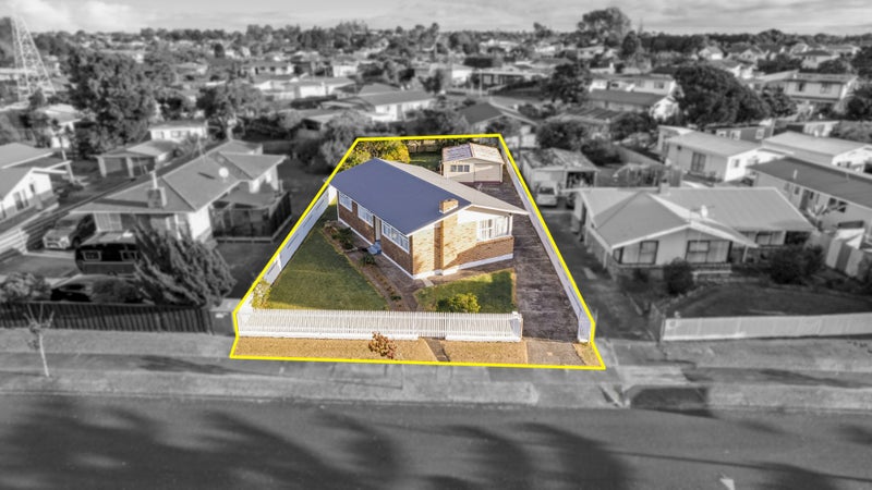 14 Quennell Avenue, Favona, Auckland - Carousel 1