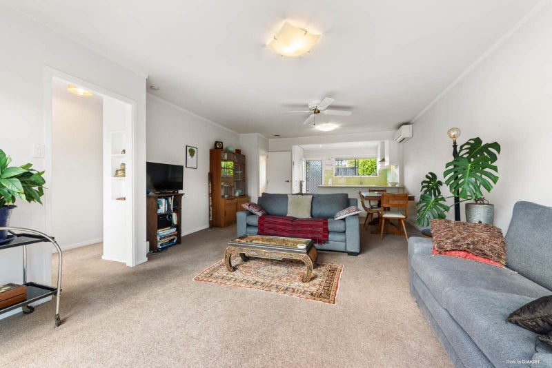 2/24 Walford Road, Point Chevalier, Auckland - Carousel 2