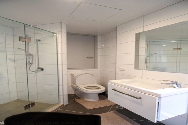 201/8 Whitaker Place, Grafton, Auckland - Carousel 8