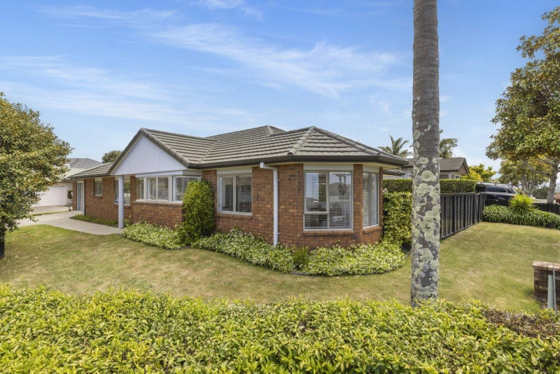 1 Brackenburn Drive, Ohauiti, Tauranga - Carousel 1