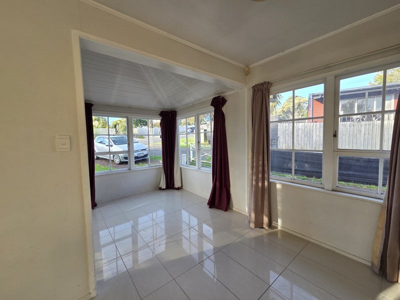 67 Redoubt Road, Goodwood Heights, Auckland - Carousel 2