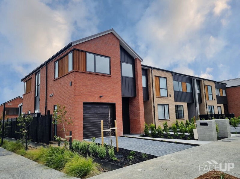 2 Oma Hoiho Place, Westgate, Auckland - Carousel 2