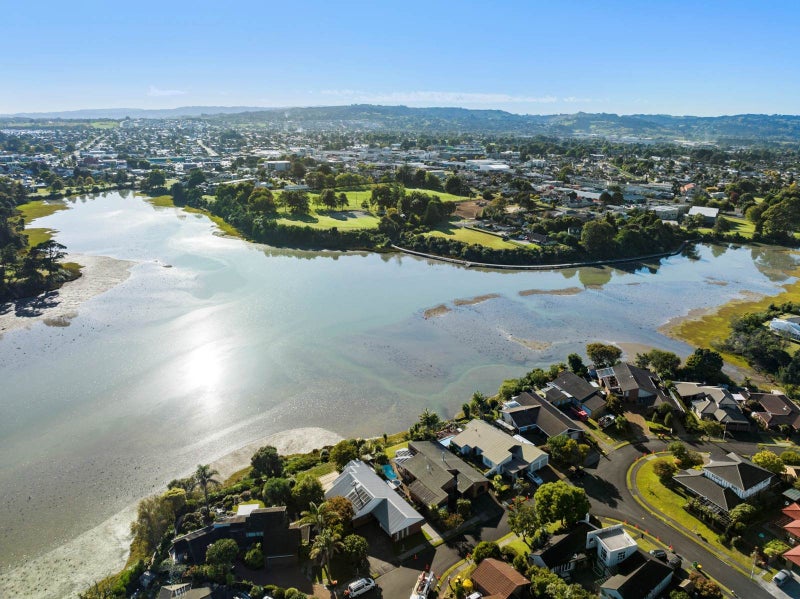 15 Freelance Terrace, Pahurehure, Papakura - Carousel 32