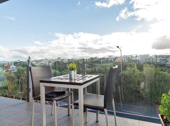 3H/6 Piwakawaka Street, Eden Terrace, Auckland - Carousel 2