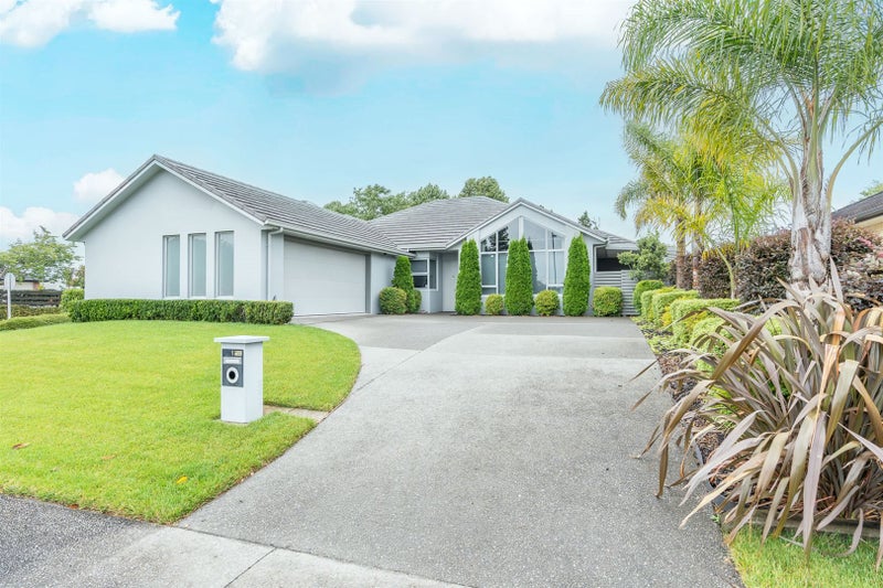 1 Amokura Crescent, Flagstaff, Hamilton - Carousel 2