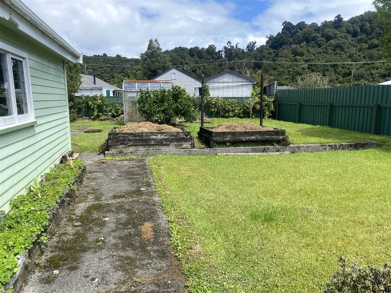 8 Eva Street, Greymouth, Greymouth - Carousel 24
