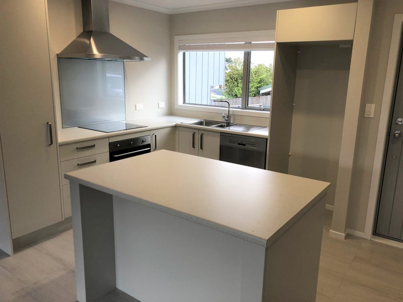 4/138 Forest Lake Road, Forest Lake, Hamilton - Carousel 2