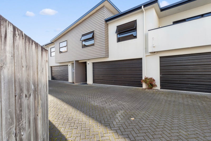 54B Willoughby Street, Whitiora, Hamilton - Carousel 1