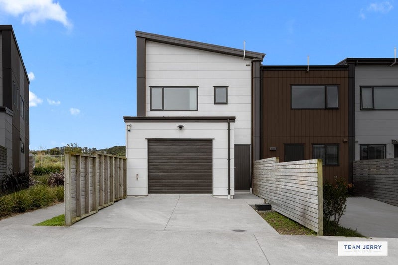 27 Sun Orchid Avenue, Wiri, Auckland - Carousel 1