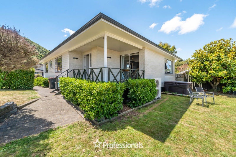 3 Utah Grove, Totara Park, Upper Hutt - Carousel 1