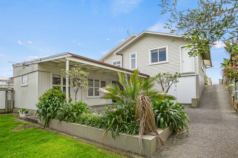 14 McLean Street, Strandon, New Plymouth - Carousel 1