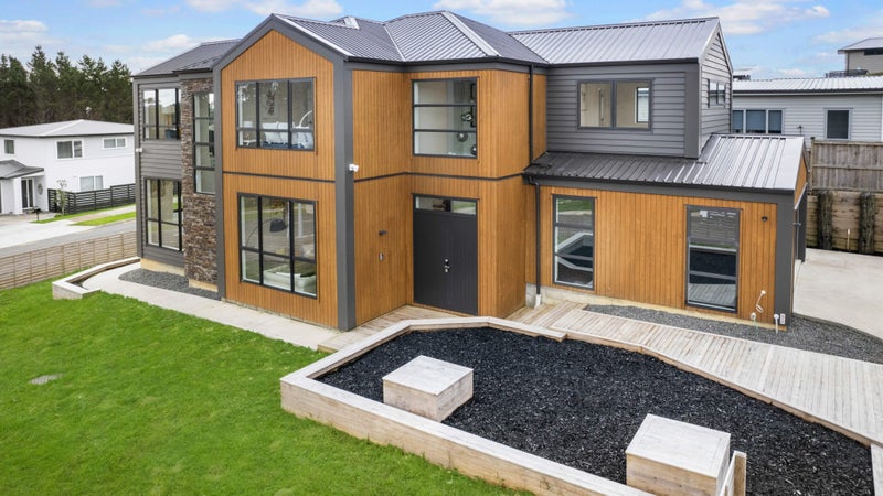 17 Matara Avenue, Maraetai, Auckland - Carousel 1