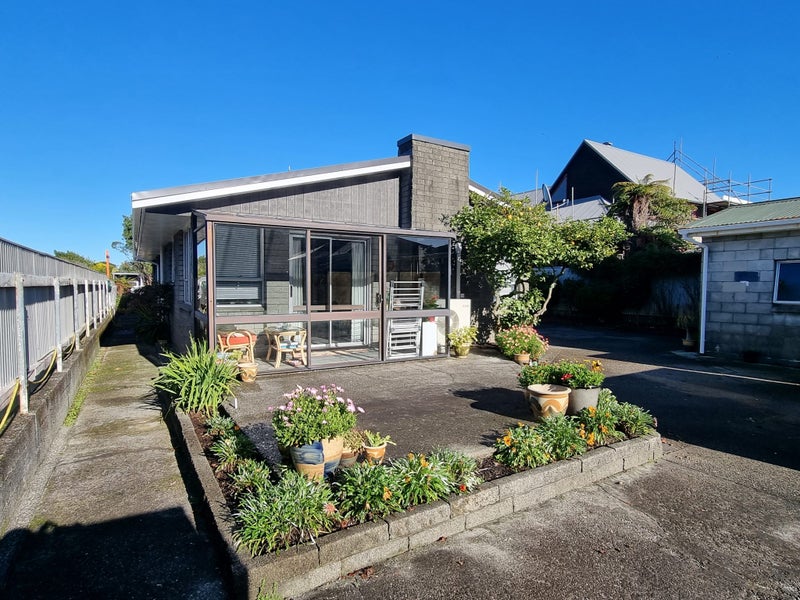 66 Tudor Street, Hokitika - Carousel 1